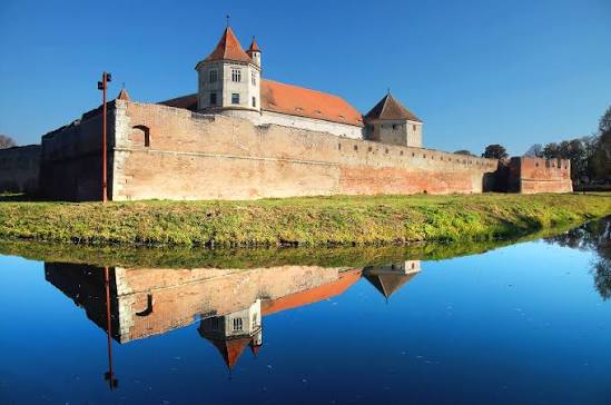 Făgăraș Fortress, Market & Heritage Walk